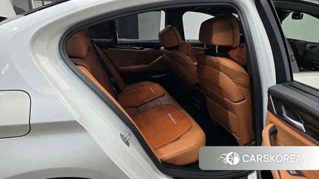 BMW 5 Series (G30) 2022 Белый из Кореи, фото 2