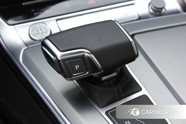 Audi A7L 2025 Черный из Китая, фото 2
