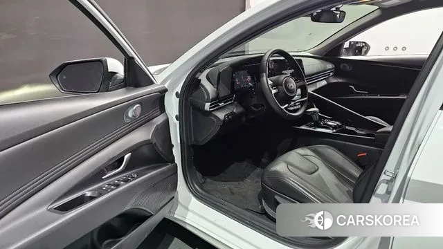 Hyundai The New Avante (CN7) 2024 Белый из Кореи, фото 2