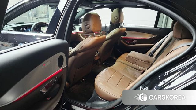 Mercedes-Benz E-Class W213 2021 Черный из Кореи, фото 2