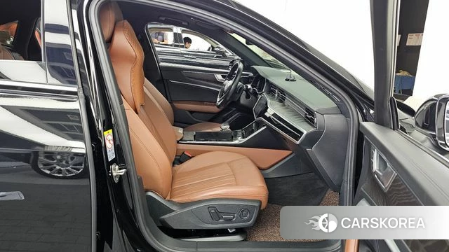 Audi A6 (C8) 2021 Черный из Кореи, фото 2