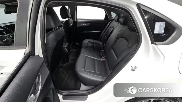 Kia The New K3 2nd generation 2021 Белый из Кореи, фото 2