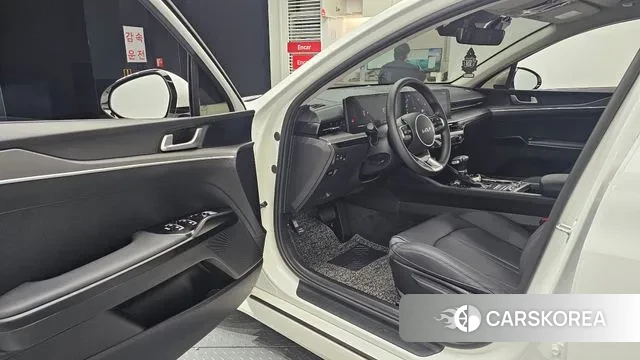 Kia The New K5 3rd generation 2024 Белый из Кореи, фото 2