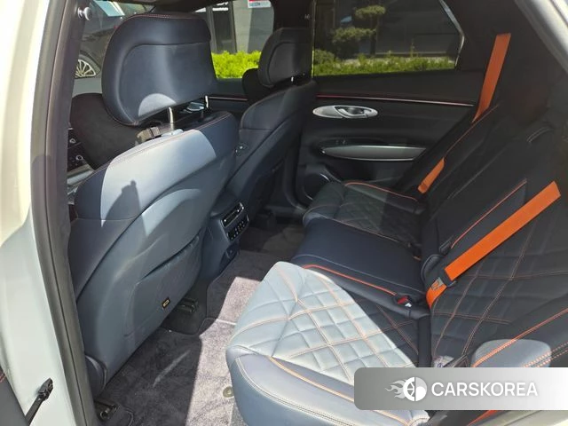 Genesis GV70 2024 Белый из Кореи, фото 2