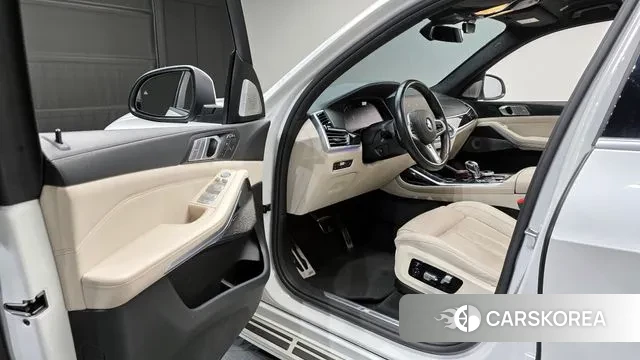 BMW X7 (G07) 2021 Белый из Кореи, фото 2