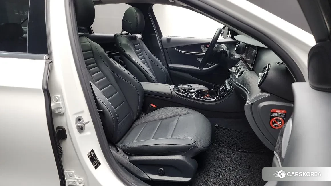 Mercedes-Benz E-Class W213 2019 Белый из Кореи, фото 2