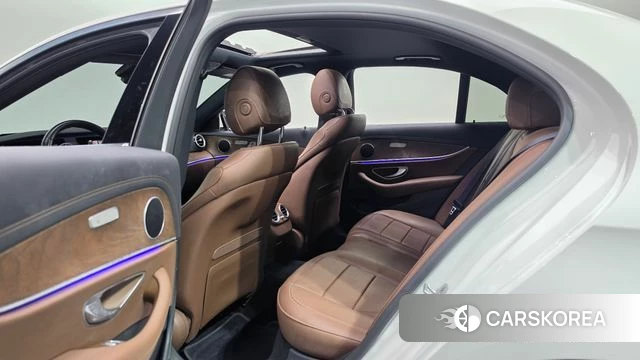 Mercedes-Benz E-Class W213 2020 Белый из Кореи, фото 2