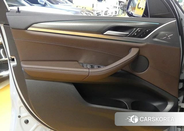 BMW X3 (G01) 2024 Серебристо-серый из Кореи, фото 2