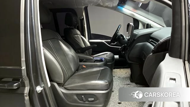 Hyundai Staria 2021 Серый из Кореи, фото 2