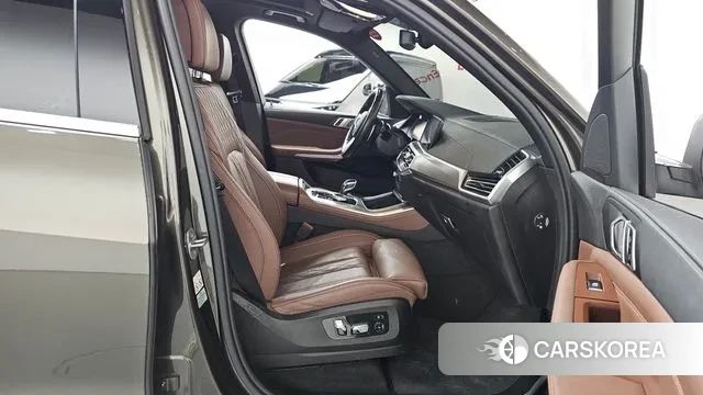 BMW X5 (G05) 2022 Песочный из Кореи, фото 2