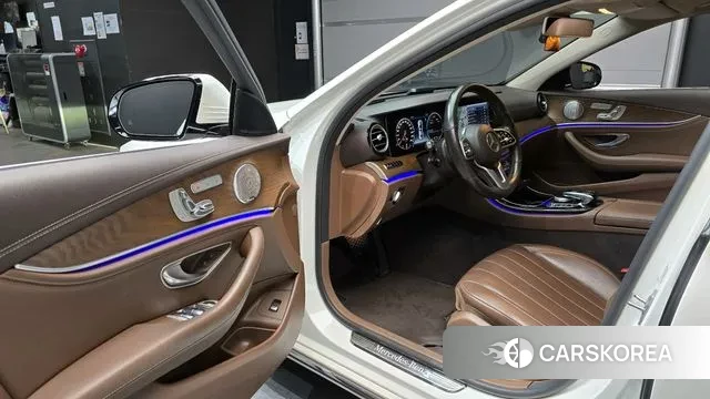 Mercedes-Benz E-Class W213 2019 Белый из Кореи, фото 2