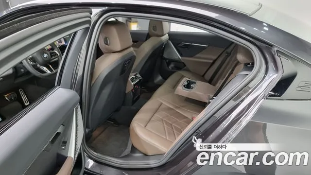 BMW 5 Series (G60) 2024 Серый из Кореи, фото 2