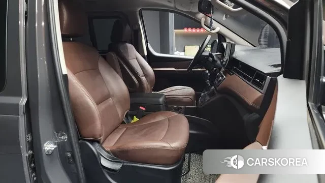 Hyundai The New Grand Starex 2019 Коричневый из Кореи, фото 2