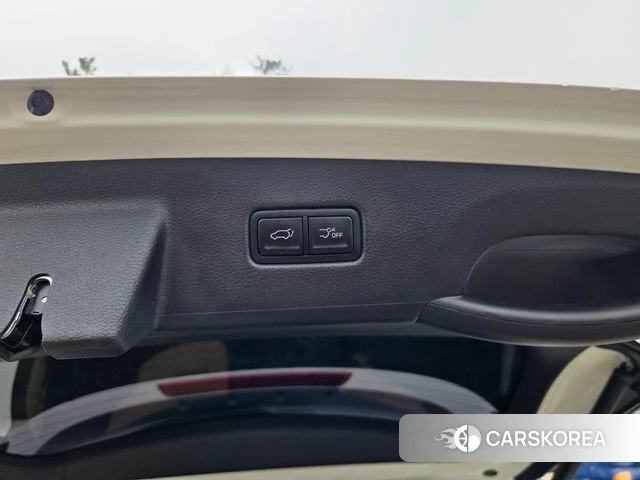 Kia Carnival 4th generation 2023 Белый из Кореи, фото 2