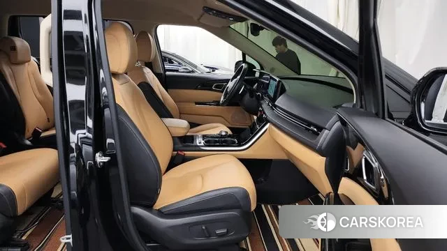 Kia Carnival 4th generation 2023 Черный из Кореи, фото 2