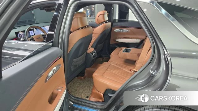 Genesis GV70 2025 Темно-зеленый из Кореи, фото 2
