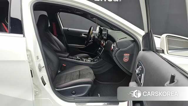 Mercedes-Benz A-Class W176 2018 Белый из Кореи, фото 2