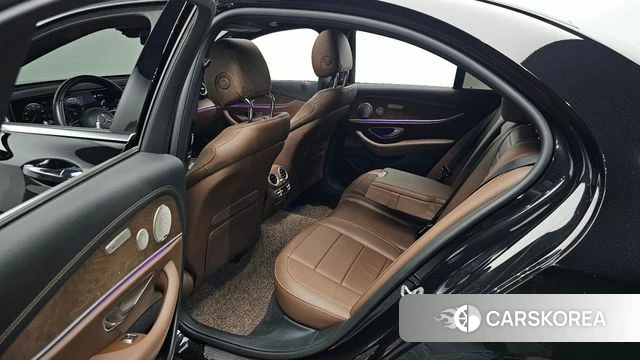 Mercedes-Benz E-Class W213 2021 Черный из Кореи, фото 2