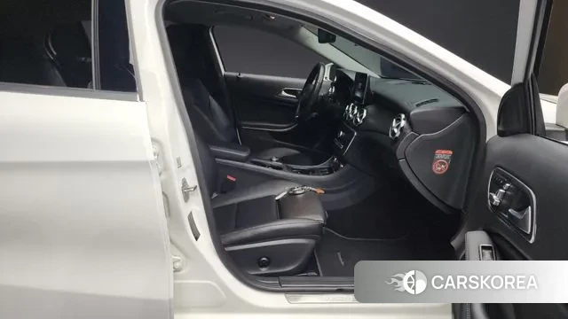 Mercedes-Benz GLA-Class X156 2019 Белый из Кореи, фото 2