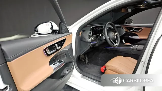 Mercedes-Benz E-Class W214 2025 Белый из Кореи, фото 2