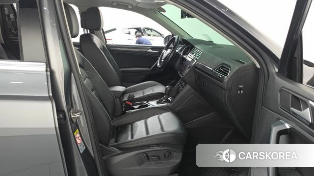 Volkswagen Tiguan second Generation 2020 Серый из Кореи, фото 2