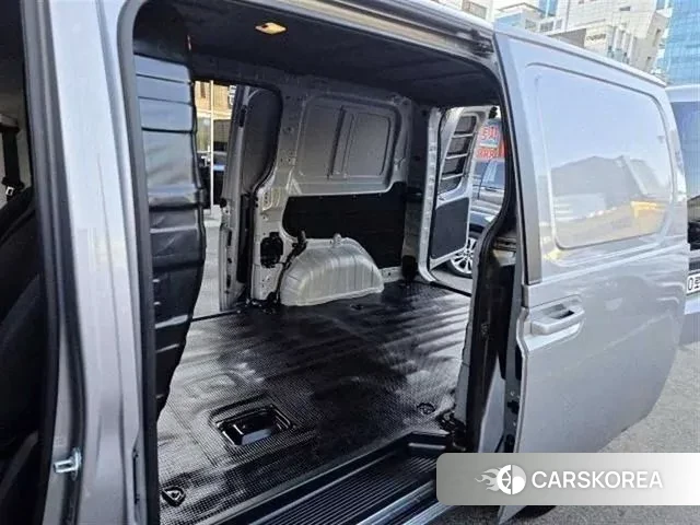 Hyundai Staria 2022 Серебряный из Кореи, фото 2