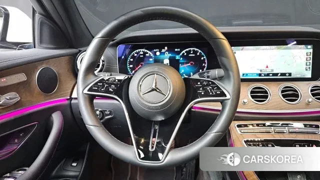 Mercedes-Benz E-Class W213 2022 Белый из Кореи, фото 2
