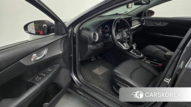 Kia The New K3 2nd generation 2022 Серый из Кореи, фото 2