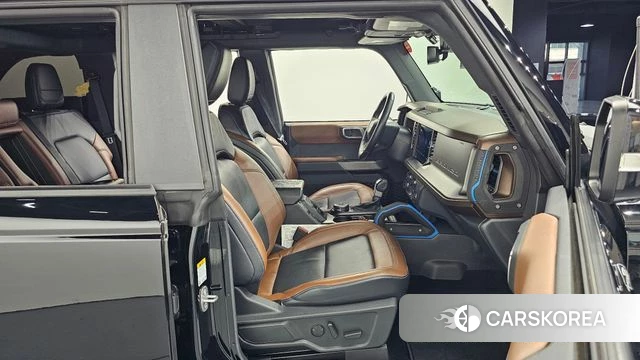 Ford Bronco 6th Generation 2022 Черный из Кореи, фото 2