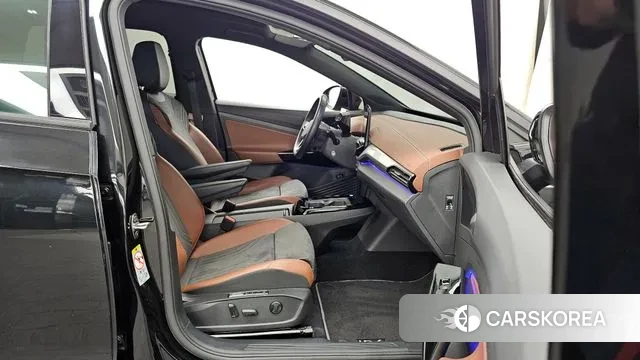 Volkswagen ID.4 2023 Черный из Кореи, фото 2