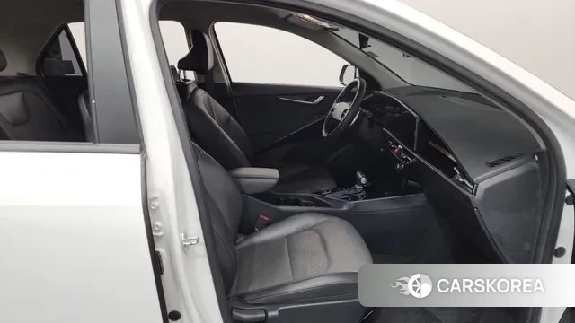 Kia Di Ol Nu Niro 2022 Белый из Кореи, фото 2