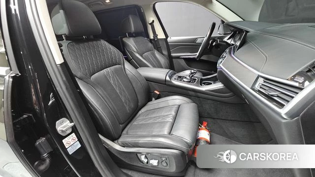 BMW X7 (G07) 2021 Черный из Кореи, фото 2