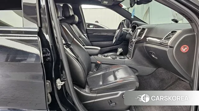 Jeep Grand Cherokee 2018 Черный из Кореи, фото 2