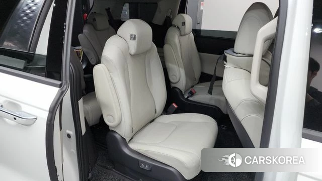 Kia Carnival 4th generation 2023 Белый из Кореи, фото 2