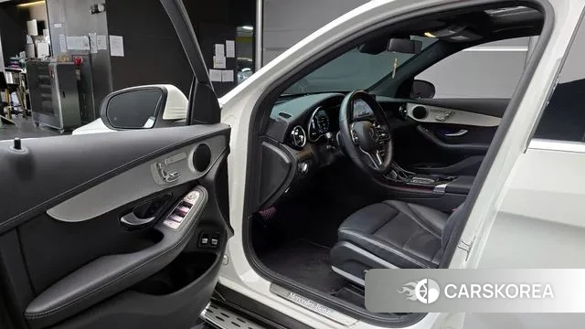 Mercedes-Benz GLC-Class X253 2021 Белый из Кореи, фото 2