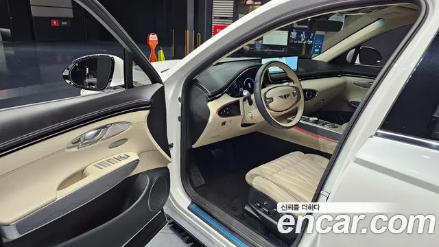 Genesis GV70 2023 Белый из Кореи, фото 2