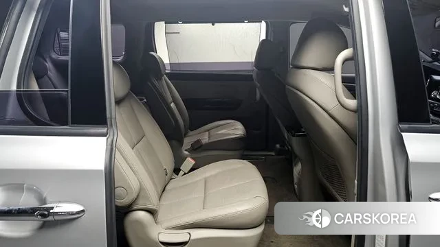 Kia The New Carnival 2019 Серебряный из Кореи, фото 2