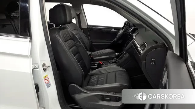 Volkswagen Tiguan Allspace 2018 Белый из Кореи, фото 2