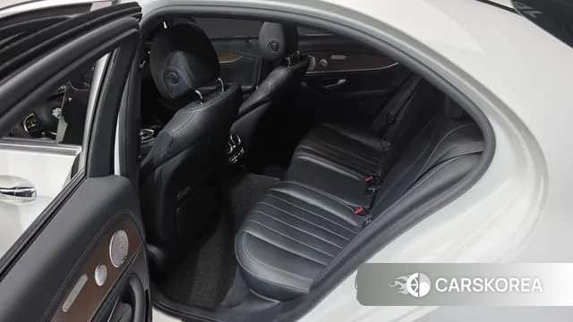 Mercedes-Benz E-Class W213 2020 Белый из Кореи, фото 2