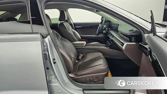 Hyundai Grandeur (GN7) 2023 Серебристо-серый из Кореи, фото 2