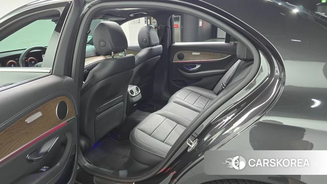 Mercedes-Benz E-Class W213 2021 Серый из Кореи, фото 2