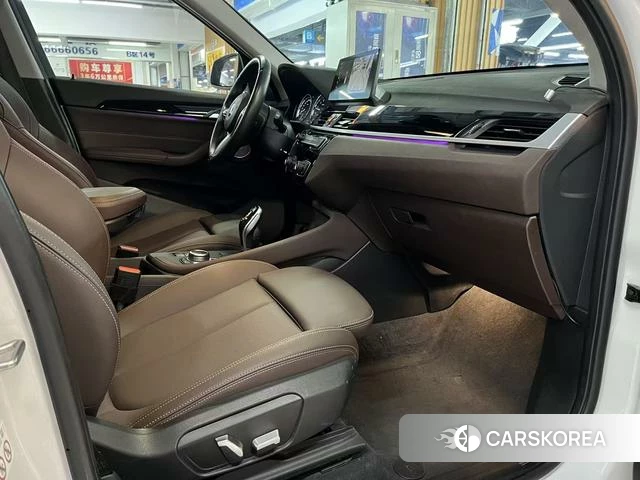 BMW X1 2021 Белый из Китая, фото 2