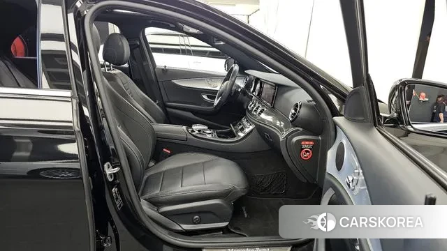 Mercedes-Benz E-Class W213 2019 Черный из Кореи, фото 2