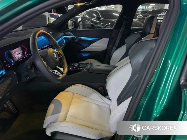 BMW M5 (G90) 2026 Темно-зеленый из Кореи, фото 2