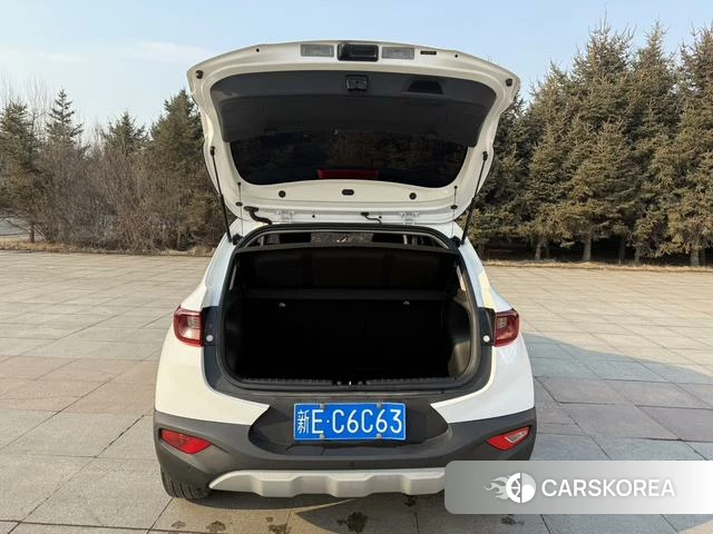 Kia Yi Ran 2022 Белый из Китая, фото 2