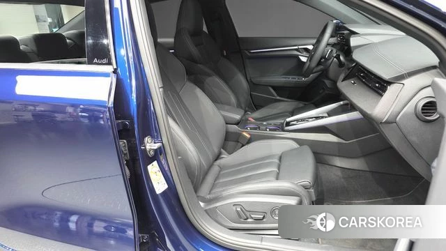 Audi A3 (8Y) 2025 Синий из Кореи, фото 2