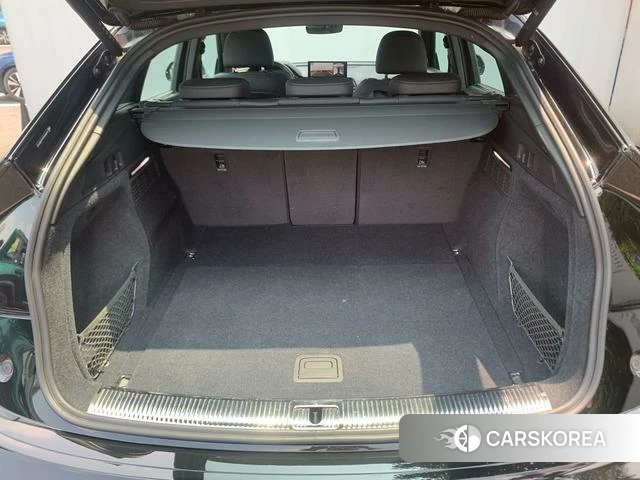 Audi Q5L Sportback 2024 Черный из Китая, фото 2