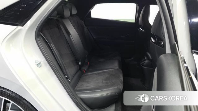 Hyundai Avante (CN7) 2023 Серебристо-серый из Кореи, фото 2