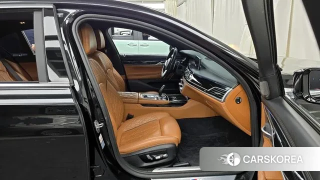 BMW 7 Series (G11) 2019 Черный из Кореи, фото 2