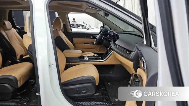 Kia Carnival 4th generation 2022 Белый из Кореи, фото 2